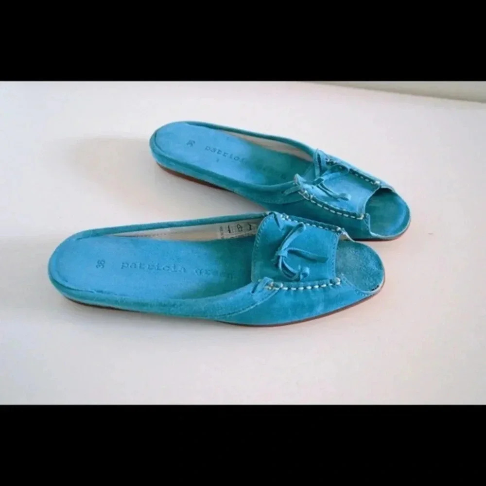 Patricia Green flats!